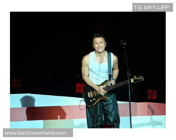 谢霆锋携手香港足球明星队共创辉煌时刻展现体育精神与团队合作魅力